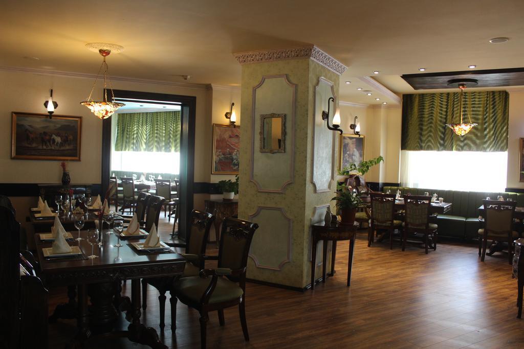 Phoenicia Grand