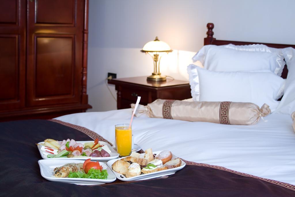 Hotel Phoenicia Grand 4*