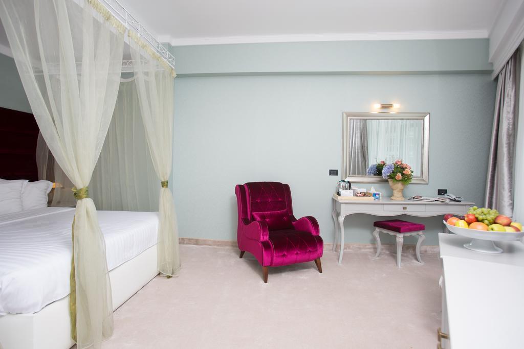 Phoenicia Grand 4*